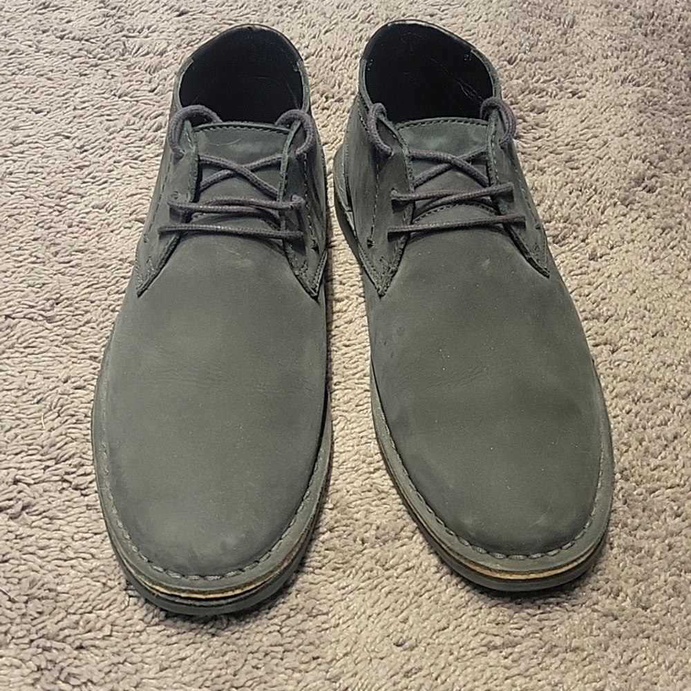Kenneth Cole reaction mens size 8 dress shoes. Gray